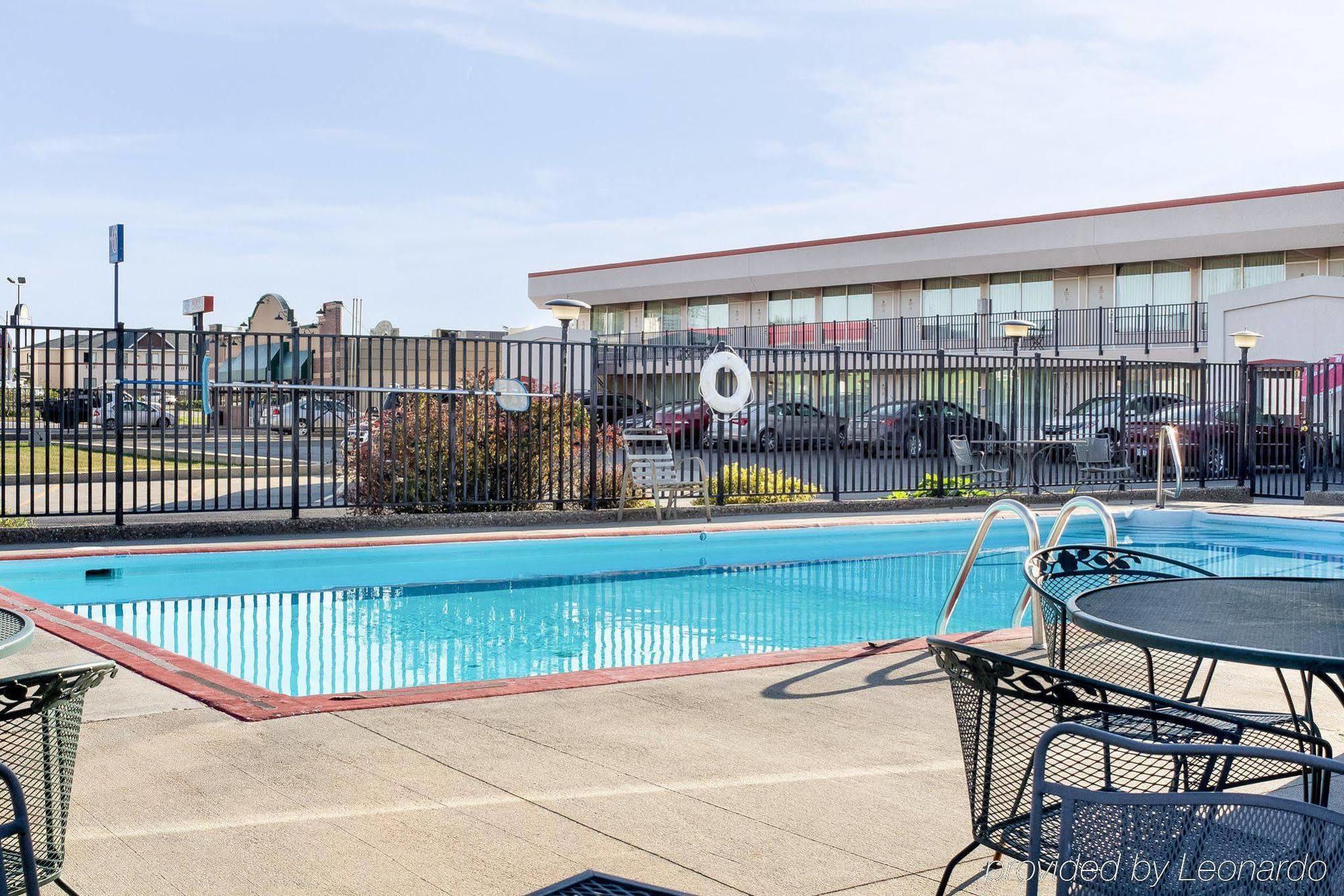 Econo Lodge Wall Exterior foto