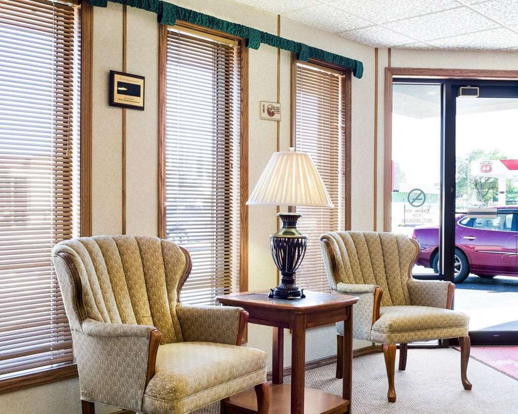 Econo Lodge Wall Interior foto